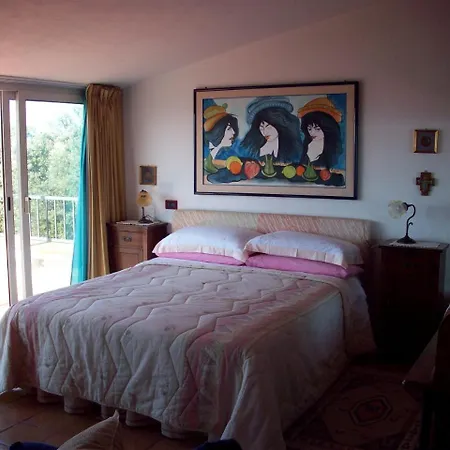 Sleeps 3 Air Con Cefalù