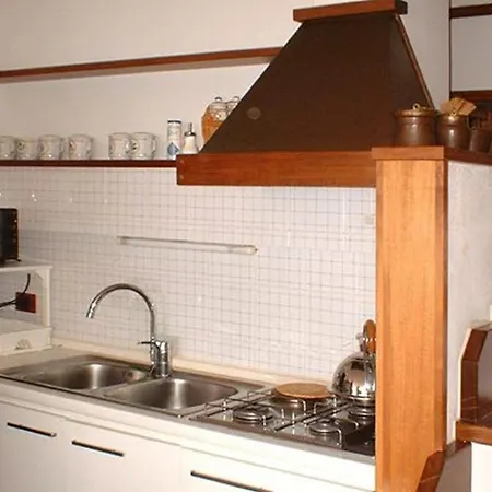 Sleeps 3 Air Con
