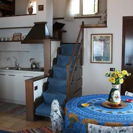Sleeps 3 Air Con Apartment *